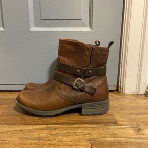 Earth origins mid ankle boot.